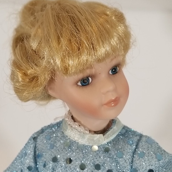 Seymour Mann Story Book Col. Tinker Bell Doll - Picture 2 of 10